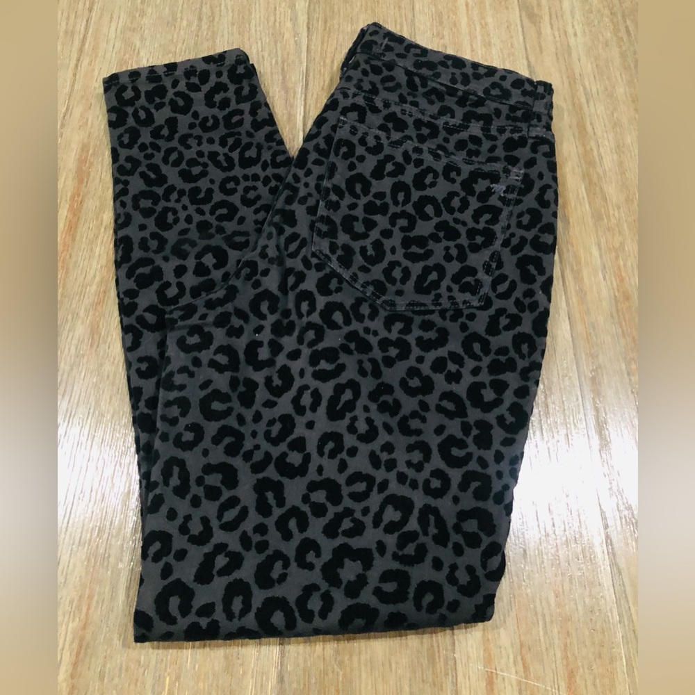 Madewell Velvet Leopard Print Jeans.  Size 28. New.